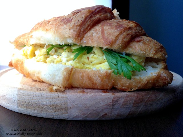 croissanti cu oua si feta 2