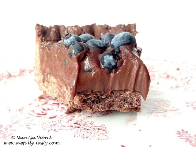 tarta cu ciocolata si afine