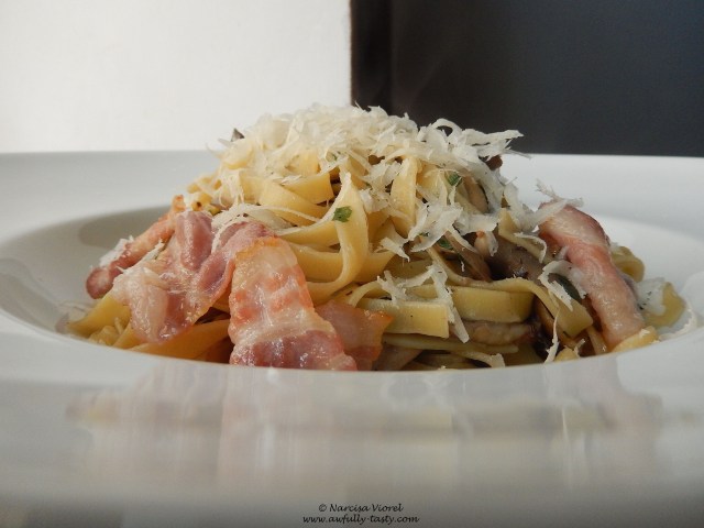 tagliatelle cu ciuperci si bacon