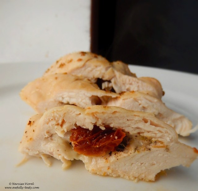 piept de pui umplut cu mozzarella si rosii