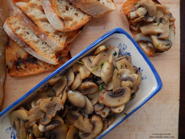 ciuperci cu cimbru si vin marsala