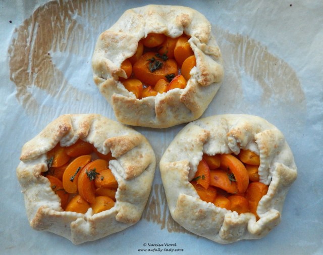 mini galettes cu cimbru si caise