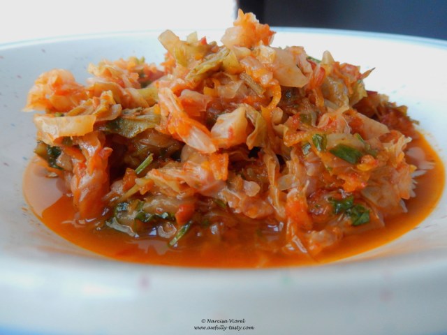 varza dulce calită cu sos de roșii