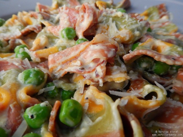 farfalle cu bacon si mazare